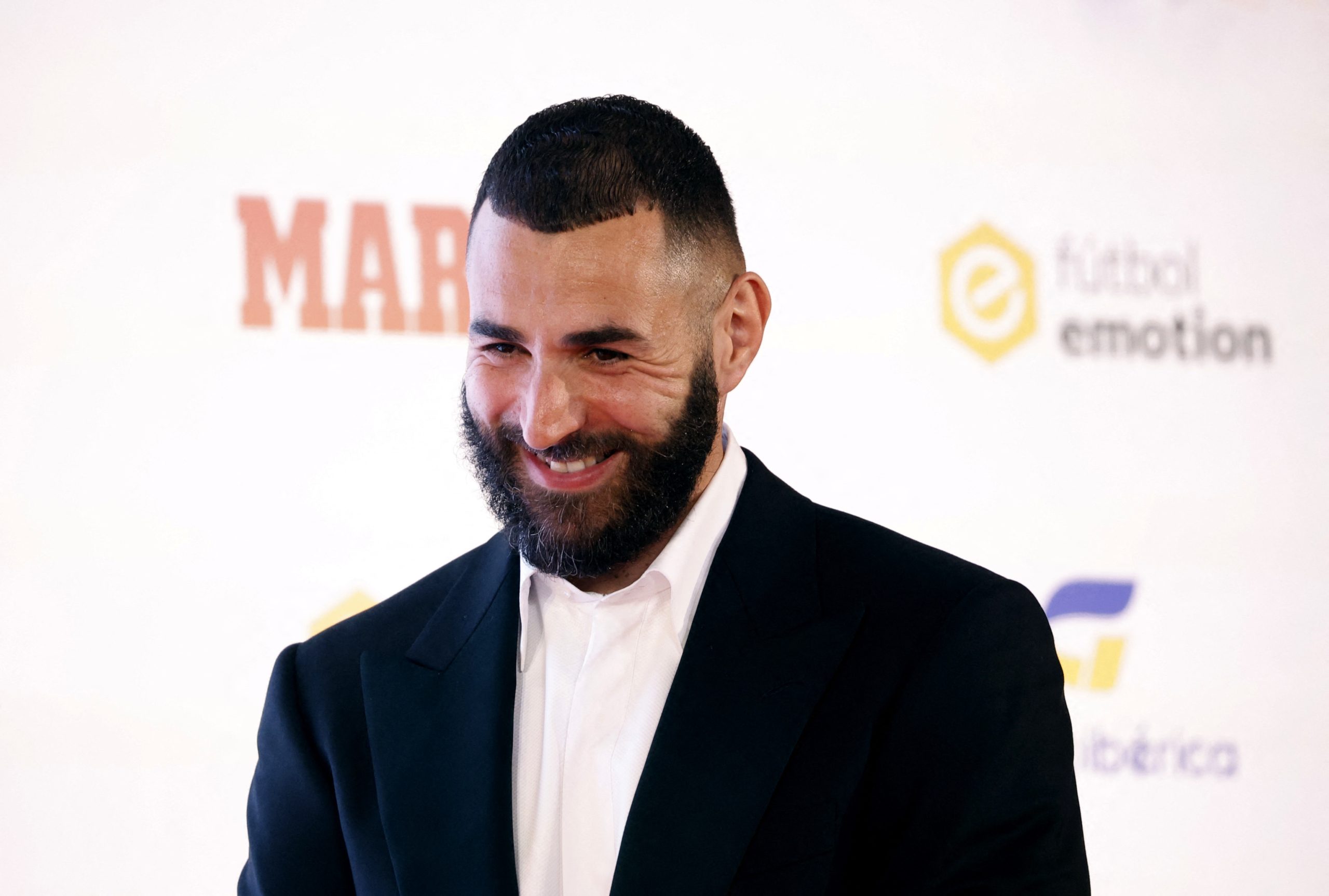 أول رد رسمي من بنزيمة على أنباء رحيله عن ريال مدريد (رويترز)