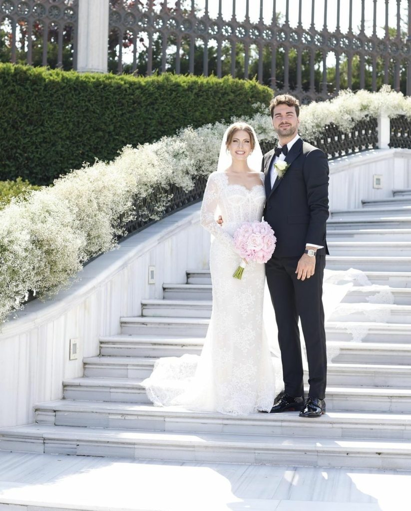 Instagram/  إيدا إيجه وزوجها لاعب كرة السلة التركي بوجراهان تونجر