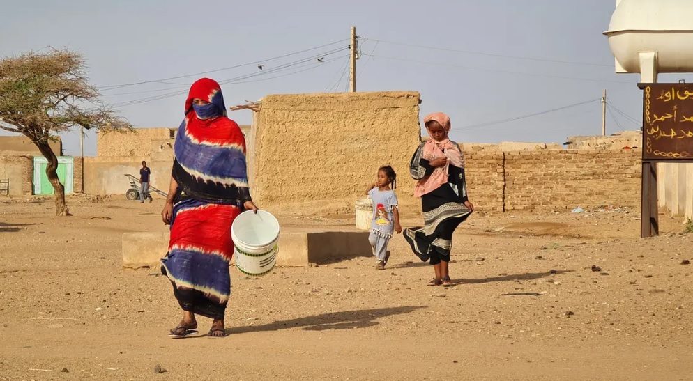 سكان ضواحي الخرطوم يفتقدون المياه (أرشيفية)<br>