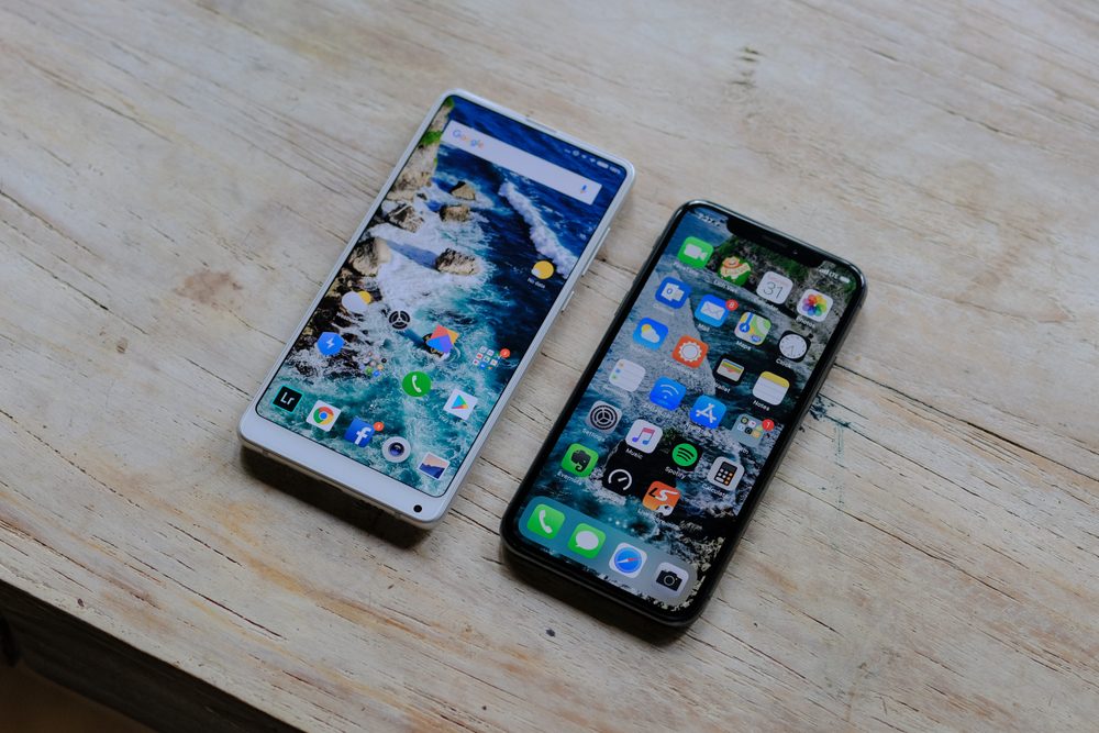 مقارنة بين آبل وشاومي