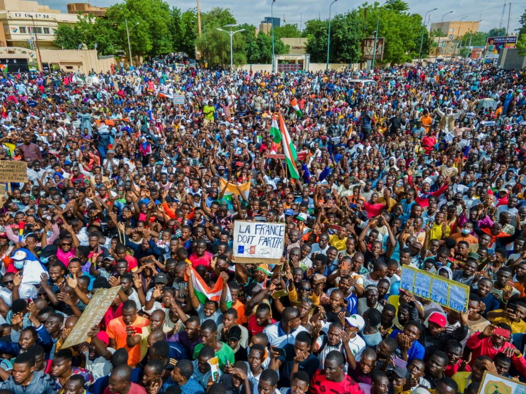 مظاهرة مؤيدة للانقلاب العسكري في النيجر