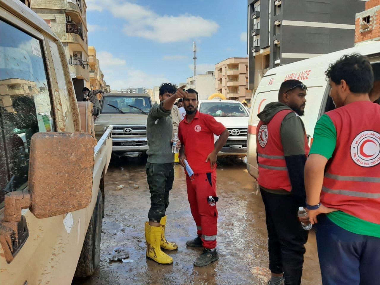 قرية مصرية تستيقظ على فاجعة.. وفاة 74 شخصاً من أبنائها في إعصار ليبيا
