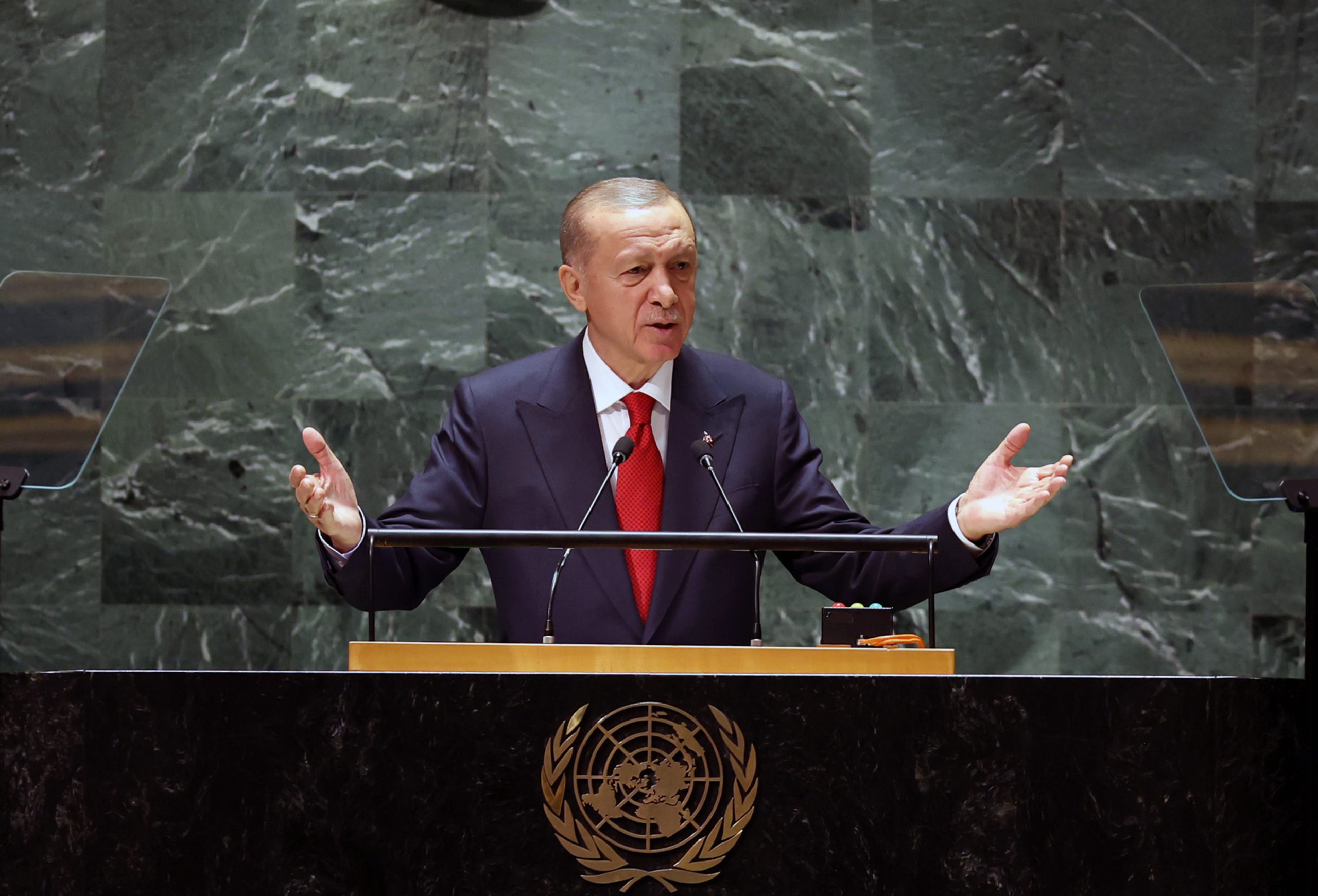 أردوغان: قره باغ أذربيجانية ولا نقبل بفرض وضع آخر.. عبّر عن أمله بانتهاء الصراع بين باكو وأرمينيا
