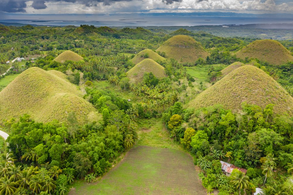تلال الشوكولاتة