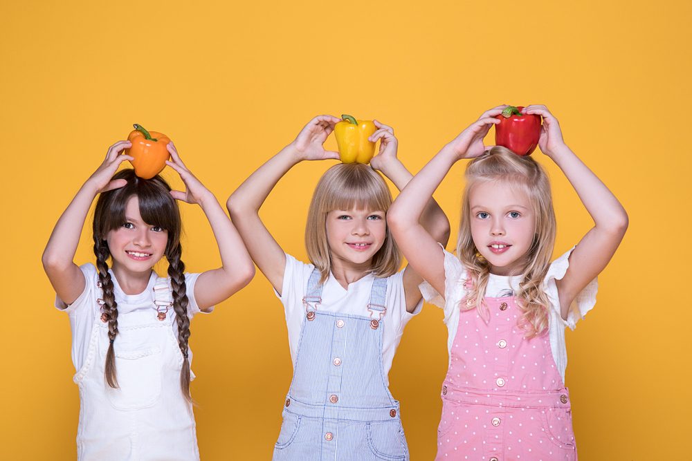 من بينها البيض والشوفان.. عناصر غذائية لتعزيز صحة الدماغ عند الأطفال مع بداية الموسم الدراسي Shutterstock_1794061399