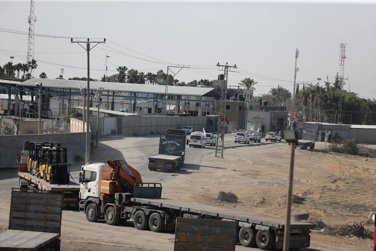 بدء دخول أول قافلة شاحنات إغاثية لغزة من معبر رفح/الأناضول