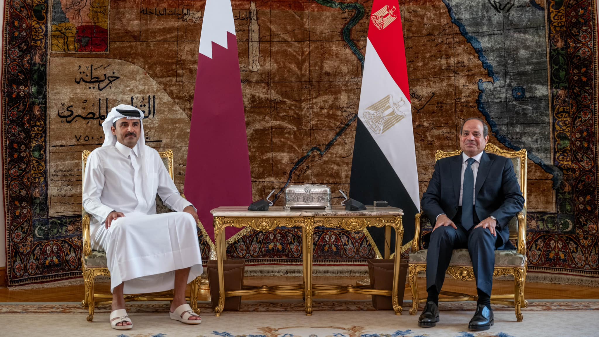 أمير قطر والسيسي يؤكدان رفضهما أي محاولات لـ”تصفية” القضية الفلسطينية.. بحثا تهدئة الوضع في غزة