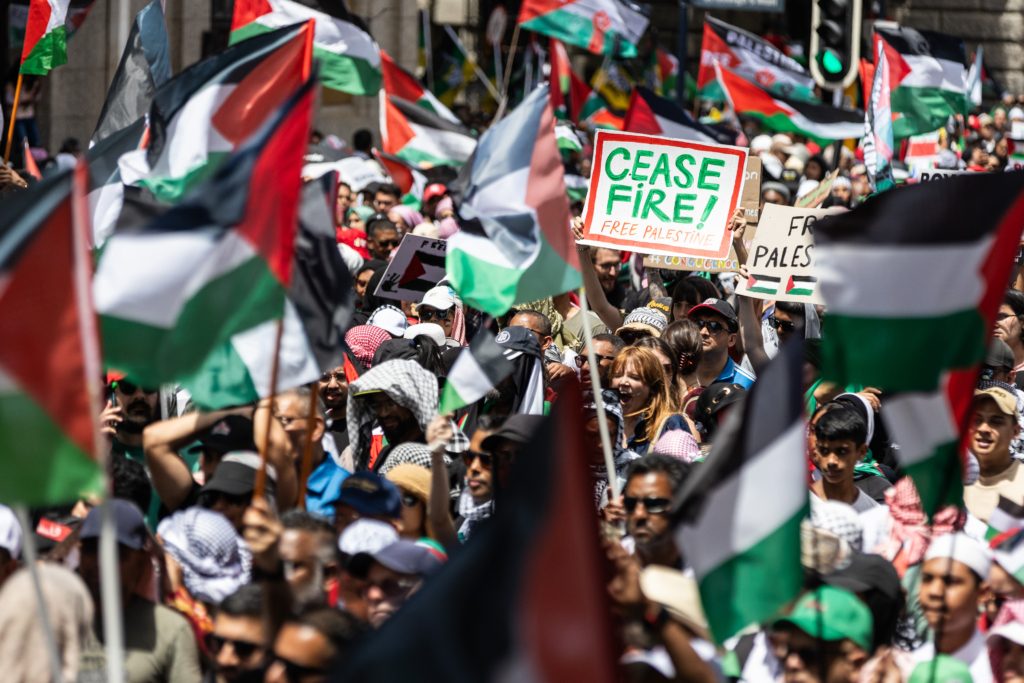 تظاهرات في جنوب إفريقيا تضامناً مع غزة/ رويترز