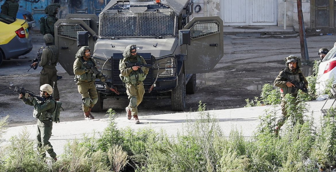 جنود إسرائيليون في الضفة الغربية المحتلة - رويترز