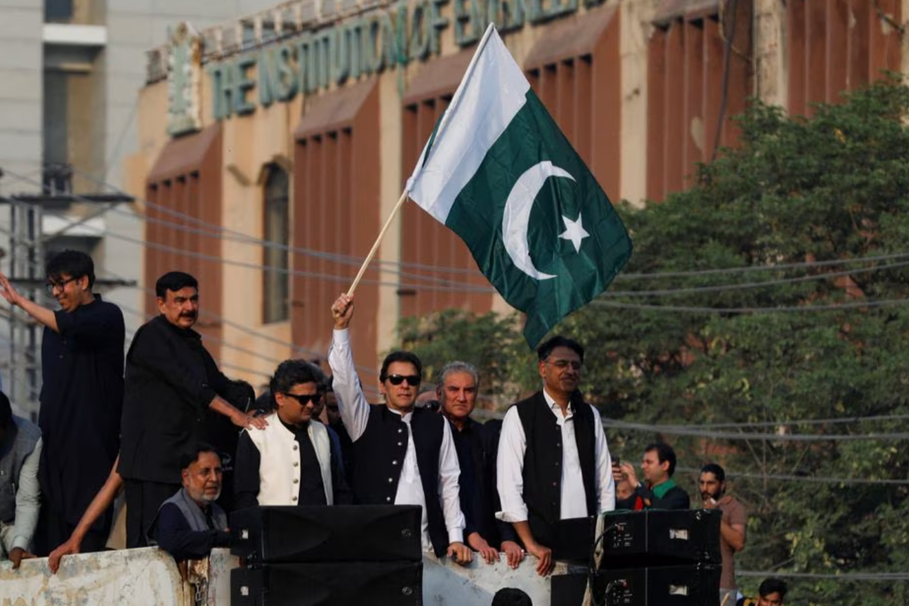 الحكم على عمران خان يسبق الانتخابات العامة في باكستان/ رويترز