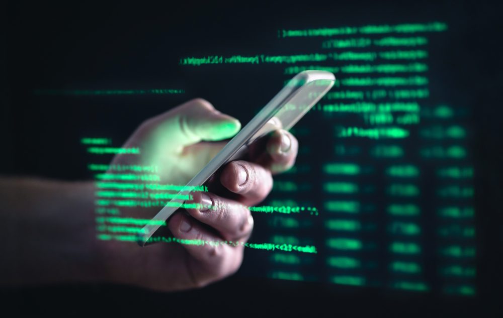 حاولت الأبحاث إيجاد طرق يمكن من خلالها تهديد خصوصية المستخدم - shutterstock