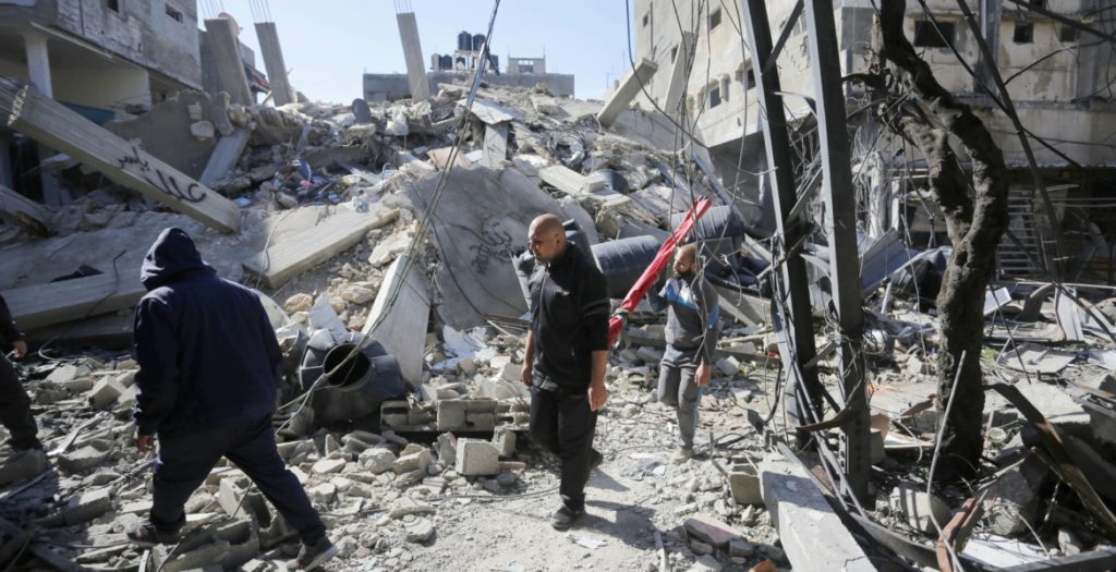 مجازر الاحتلال في غزة خان يونس شهداء في غزة الأمم المتحدة تحذر من تدفق النازحين من غزة إلى سيناء  