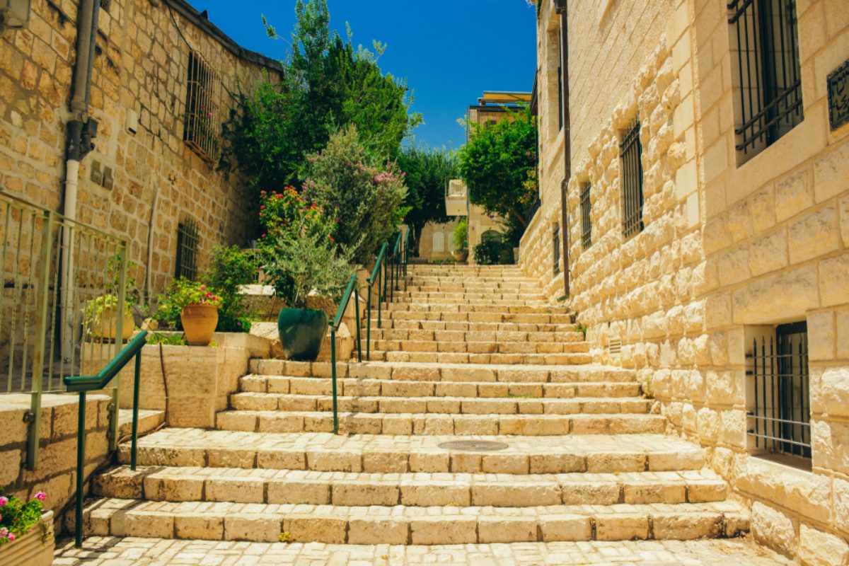 “ريت هالبيت يظل مفتوح، والحبايب تيجى وتروح”.. تاريخ الدار في الوجدان الشعبي الفلسطيني
