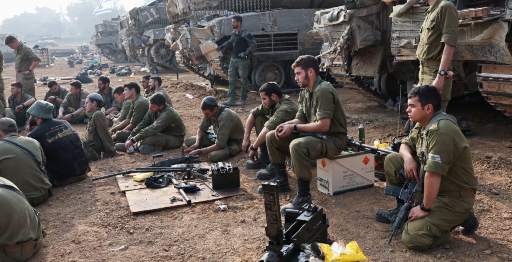 جنود من جيش الاحتلال داخل قطاع غزة /رويترز -حرب بلا سياسة