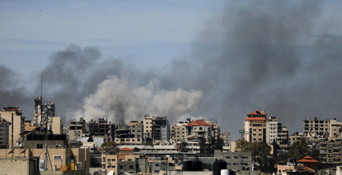 صور من قصف سابق للاحتلال الإسرائيلي على غزة/رويترز