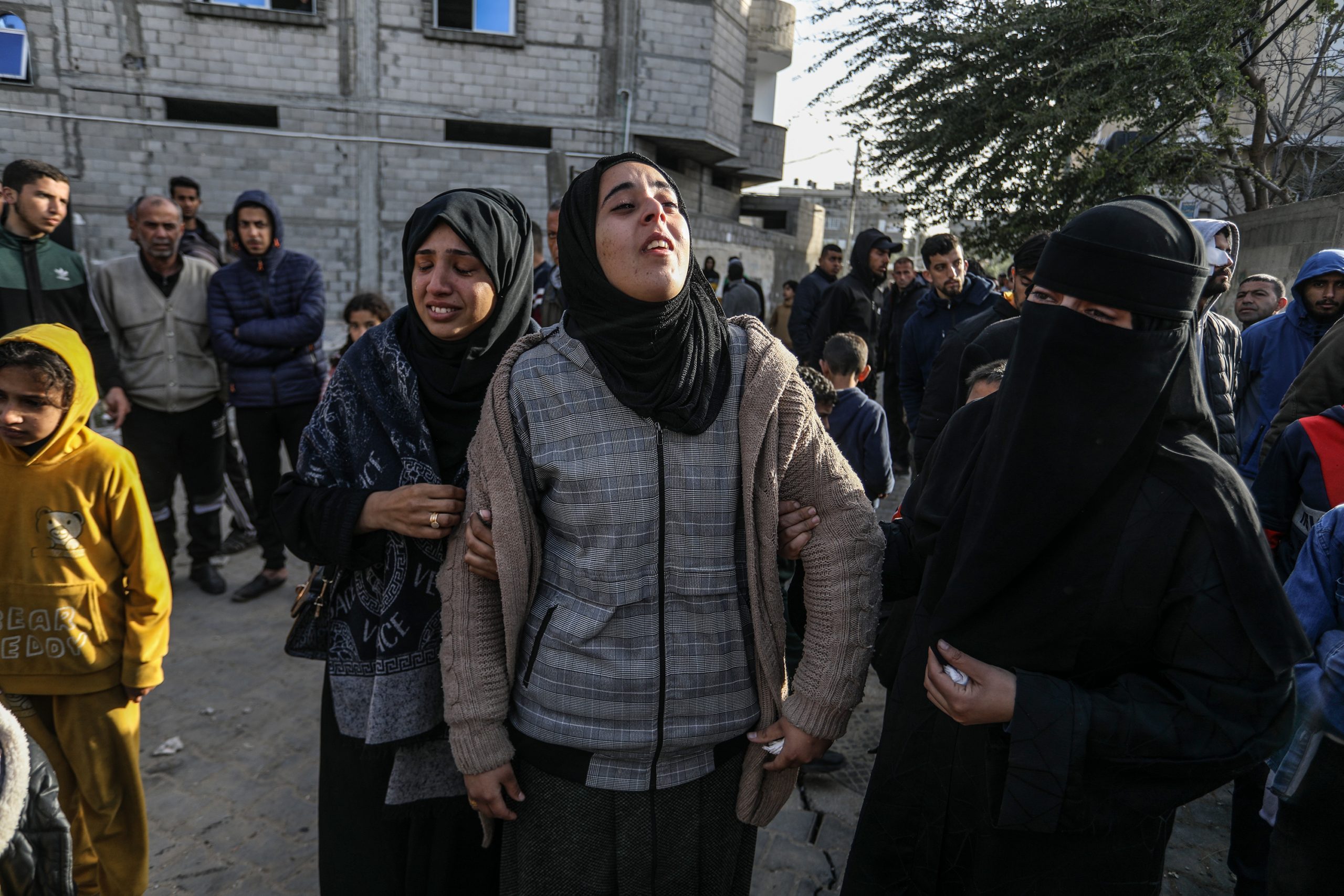 مأساة فلسطينية في غزة حرمها الاحتلال من توأميها وزوجها في قصف على رفح/ الأناضول