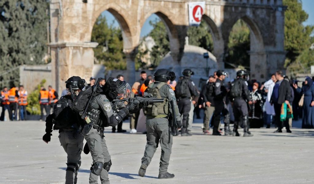 عملية طعن بالقدس طرد 20 طفلاً فلسطينياً