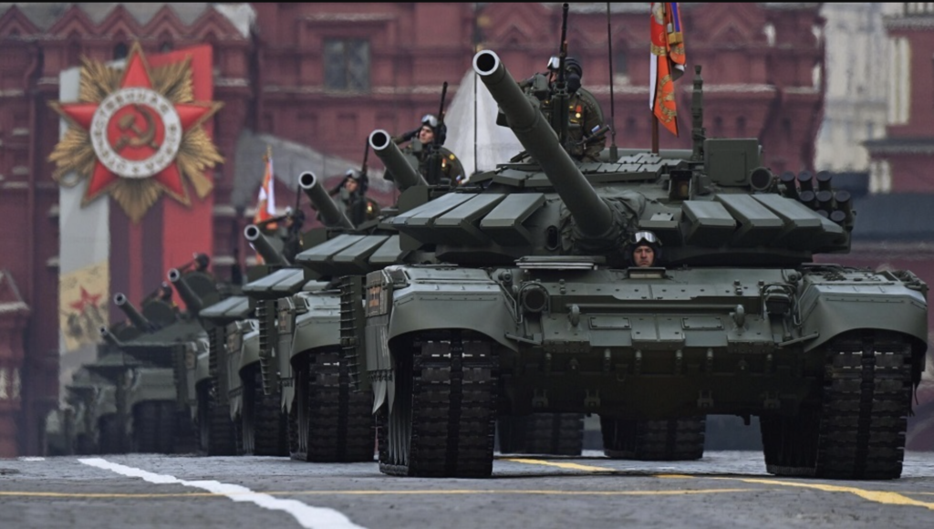 الدول التي تمتلك أكبر عدد من المدرعات والدبابات في العالم (تعبيرية: دبابات T-90  الروسية) - Wikimedia Commons