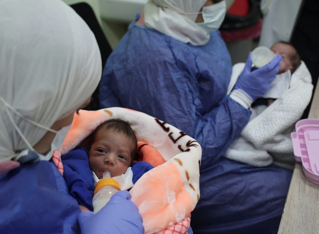 مولود جديد بأحد المستشفيات في مصر