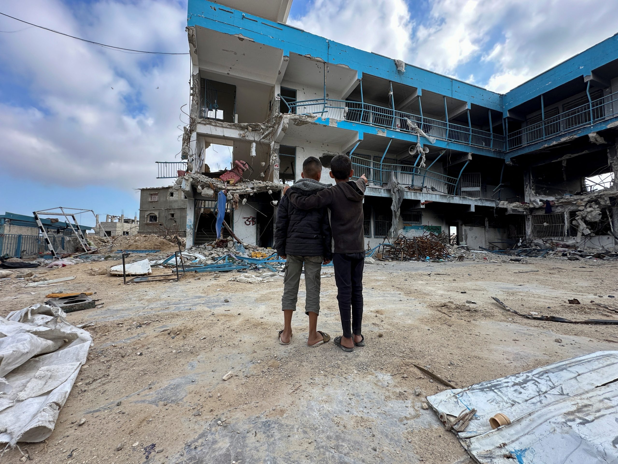 مدارسهم تحولت إلى خراب.. أطفال غزة يتوقون إلى العودة لفصول الدراسة بعد أن حرمهم الاحتلال منها