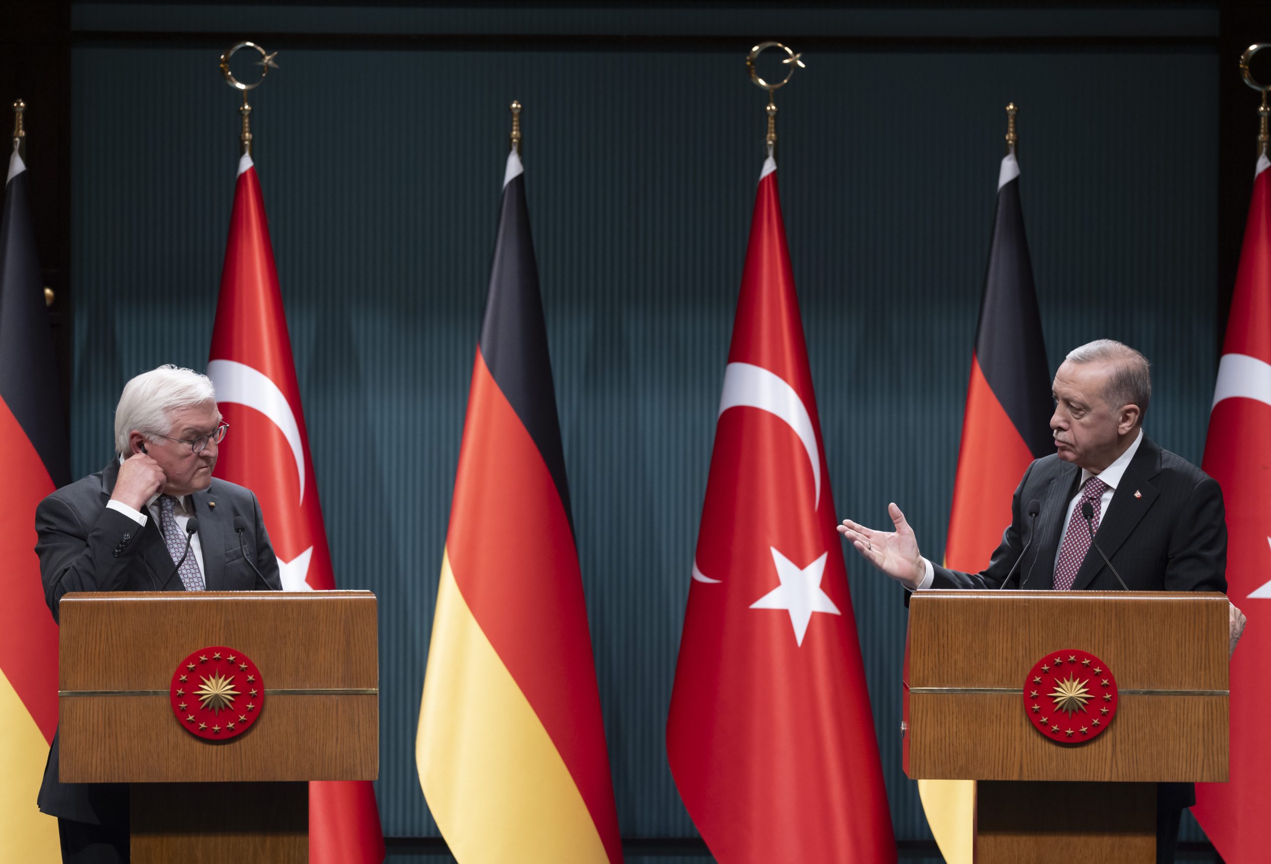 أردوغان بمؤتمر صحفي مع الرئيس الألماني: تركيا تبذل جهوداً لإتمام صفقة التبادل بين الاحتلال وحماس