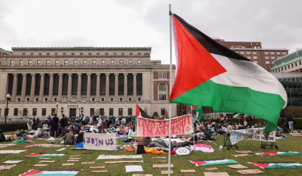 اعتصام طلبة جامعة كولومبيا الأمريكية تضامناً مع فلسطين/ رويترز