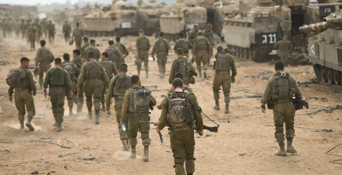 عناصر من الجيش الإسرائيلي خلال عمليته البرية في غزة/ رويترز