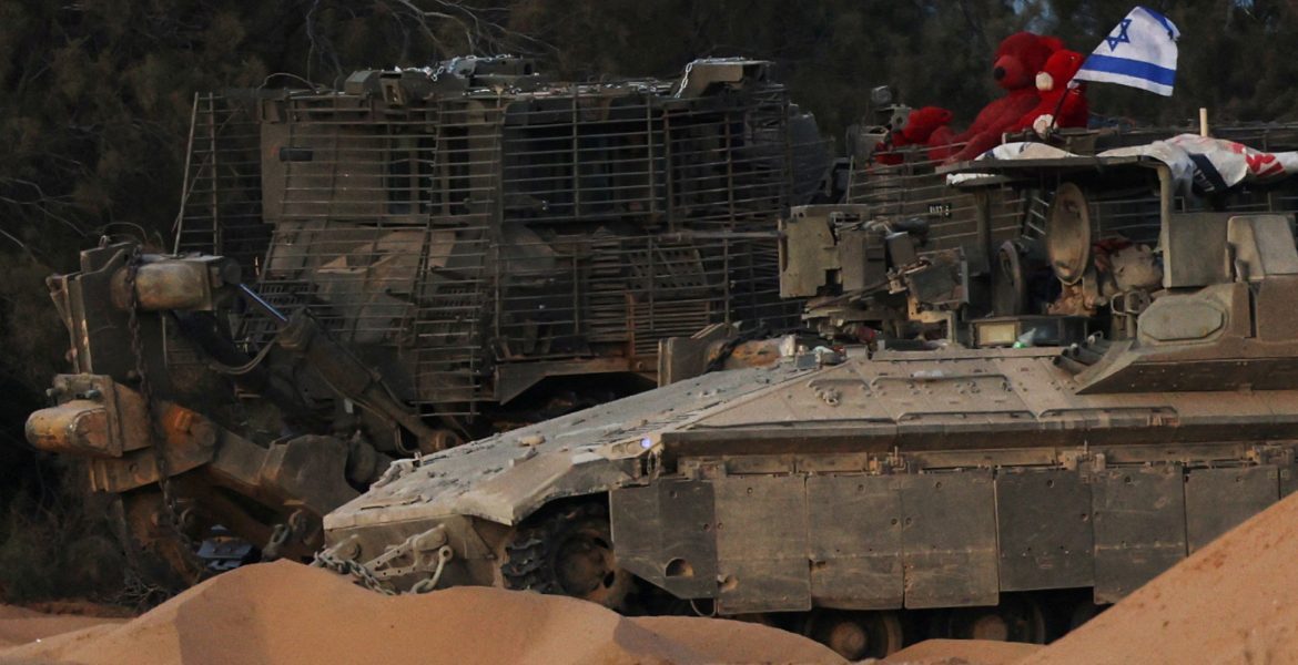 إعلام إسرائيلي: الجيش سيبقى بمحور فيلادلفيا على الحدود بين قطاع غزة ومصر لمدة 6 أشهر على الأقل