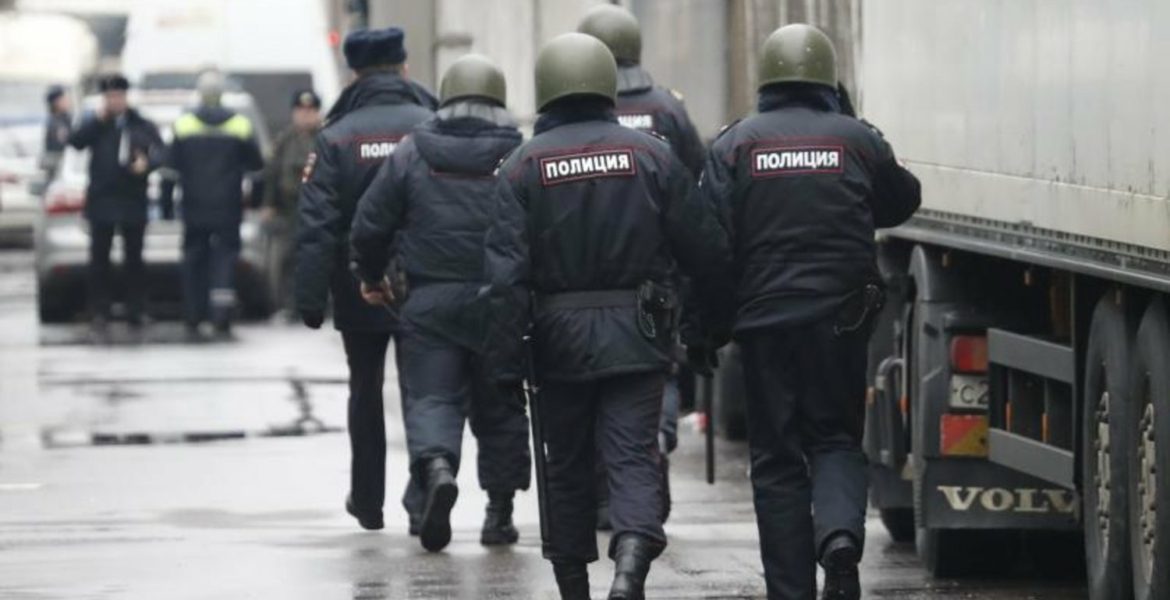 مقتل 15 شرطياً وكاهن في إطلاق نار بـ”داغستان” الروسية.. مسلحون هاجموا نقطة تفتيش ومعبداً يهودياً وكنيستين