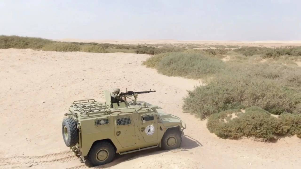 صور توثق وجود ناقلات روسية في يد قوات حفتر قرب قاعدة الجفرة مقر قوات فاغنر