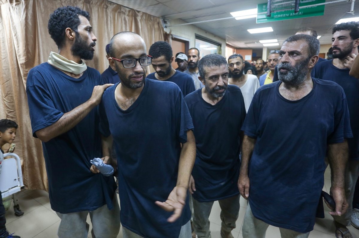تعرضوا لممارسات مروعة وتعذيب قاسٍ.. إسرائيل تفرج عن 19 فلسطينيًا اعتقلتهم من قطاع غزة