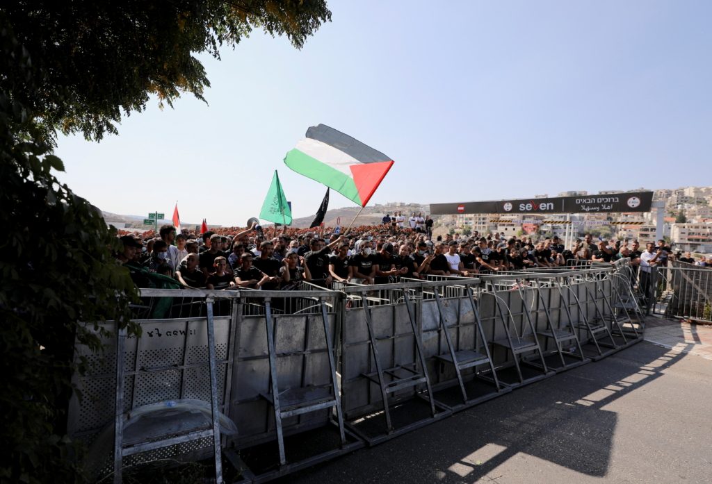 مظاهرة سابقة لفلسطيني 48 ضد انتشار الجرائم وسط مجتمعاتهم / رويترز