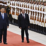 الشركات الصينية &#8220;تغزو&#8221; مصر هرباً من تضييقات ترامب.. كيف تُهدد استثمارات بكين الصناعات المحلية؟