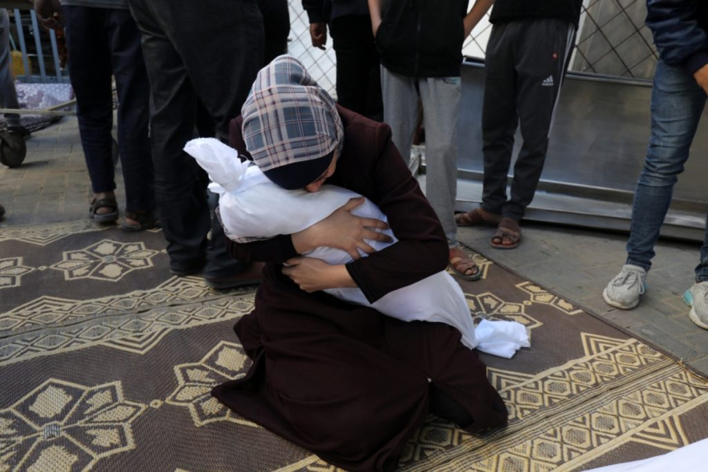من قدامى محاربين في أمريكا إلى أطباء وأمهات في أوروبا.. هكذا أضربت أجساد عن الطعام فقط من أجل غزة!