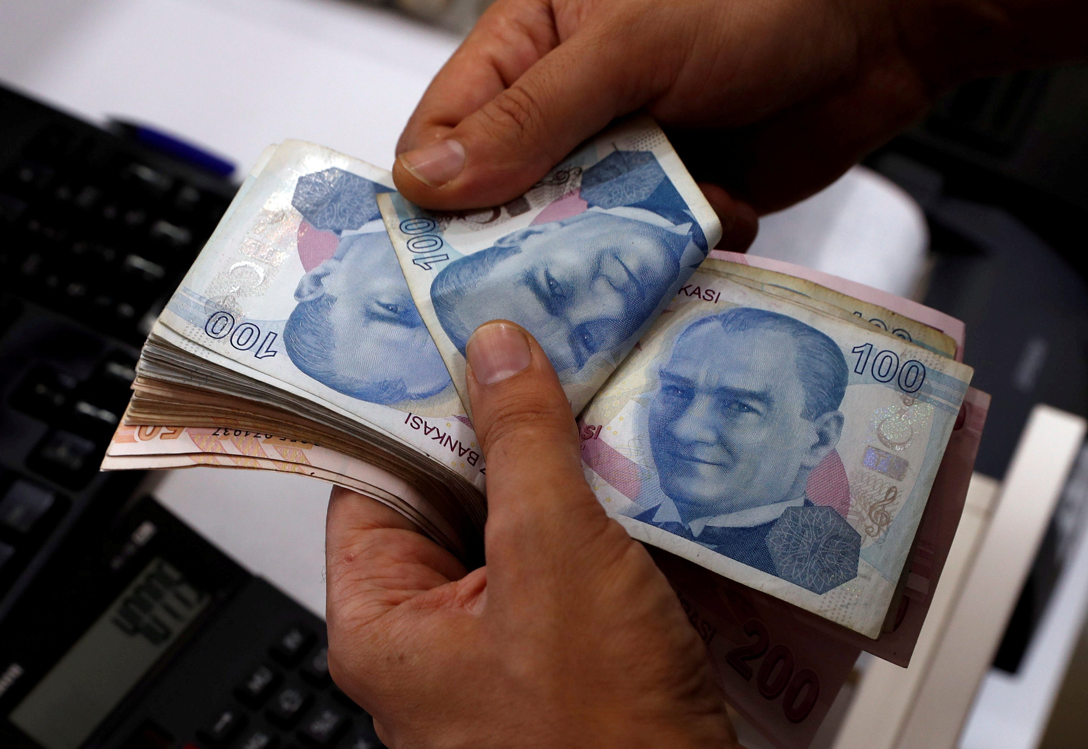 الليرة التركية تتعافى